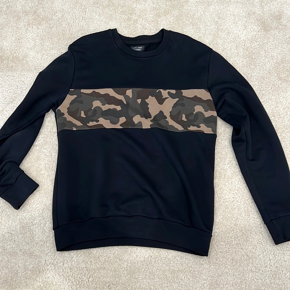 Zara Black Crewneck Sweater Camo Medium